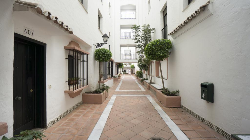 マルベーリャClub Jardines Del Puertoアパートメント エクステリア 写真