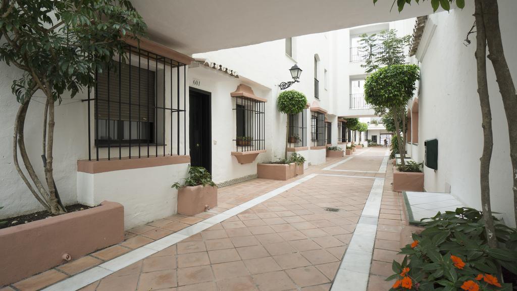 マルベーリャClub Jardines Del Puertoアパートメント エクステリア 写真