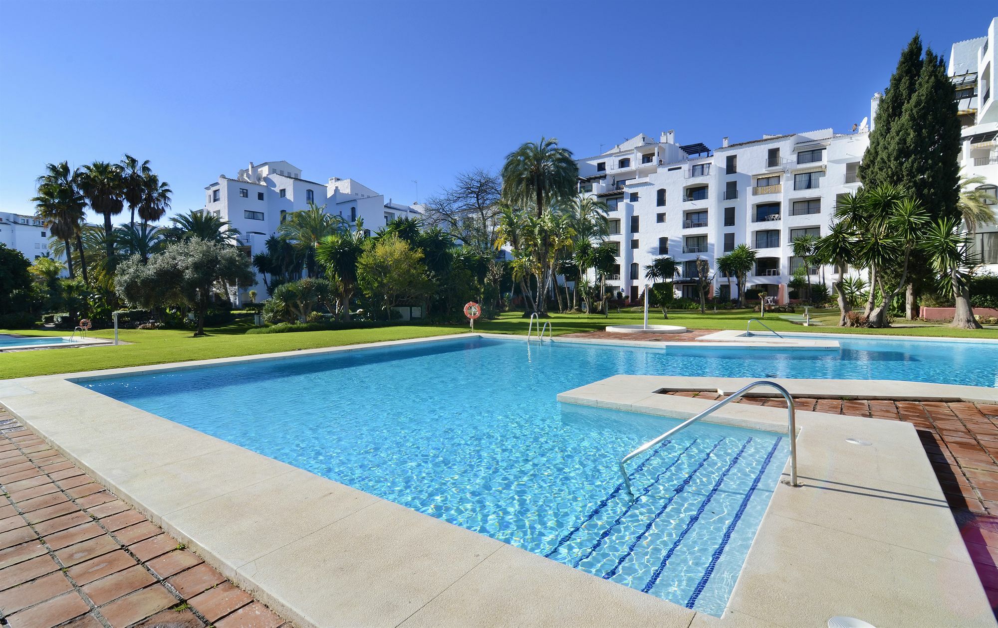 マルベーリャClub Jardines Del Puertoアパートメント エクステリア 写真